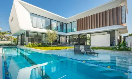 Casa de 874,03m² com 7 quartos sendo 5 suítes em jurerê internacional