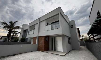 Casa geminada com 3 quartos no Carianos, Florianópolis