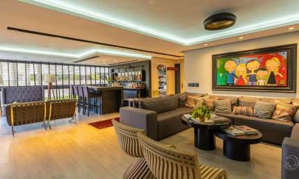 Apartamento com 325,57m² de 4 quartos sendo 1 suíte no Centro