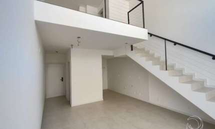 Apartamento Loft Duplex de 1 suíte no bairro Estreito, Florianópolis.