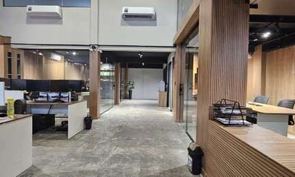 Casa comercial de 360m² no bairro Jardim Atlântico.