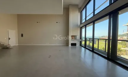 Duplex de 3 suítes no bairro Jurerê, Florianópolis.