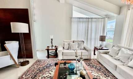 Casa Residencial com 4 quartos sendo 3 suítes e 540 m² na Praia Brava