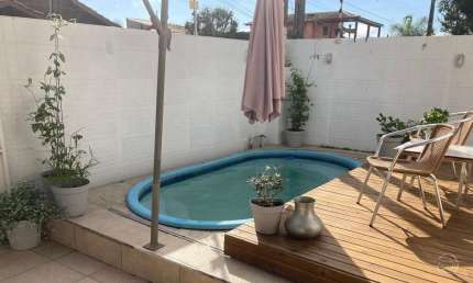 Casa com 2 quartos sendo 1 suíte nos Ingleses do Rio Vermelho
