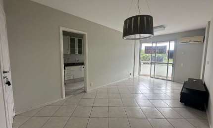 Apartamento com 3 quartos sendo 1 suíte na Trindade