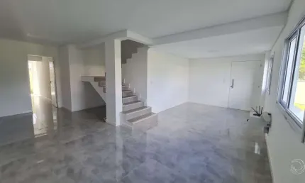 Casa com 3 quartos sendo 1 suíte no bairro Aririú em Palhoça