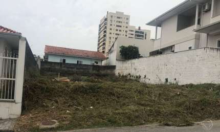 Terreno com 360 m² no bairro Jardim Cidade De Florianópolis