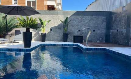 Casa Residencial  de Alto Padrão de 271m² com 3 Suítes no Itacorubi