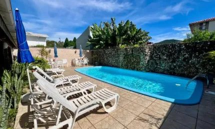 Casa Residencial de 250m² com 4 quartos no Itacorubi