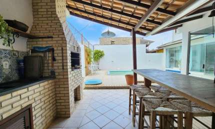Casa com 4 quartos sendo 1 suíte e 234,00m² no Campeche