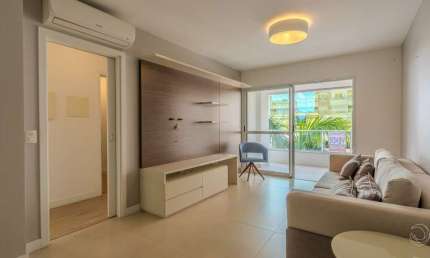 Apartamento com 3 quartos sendo 1 suíte na Agronômica