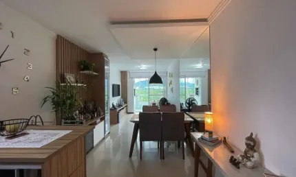 Apartamento com 2 quartos no bairro Trindade, Florianópolis.