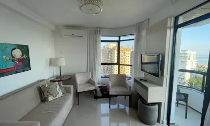 Flat de 1 dormitório, vista mar no centro de florianópolis.
