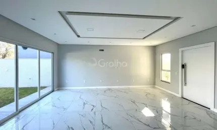 Casa Residencial de 244m² com 3 Suítes nos Ingleses do Rio Vermelho