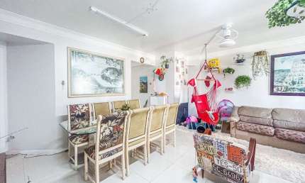 Apartamento com 4 quartos sendo 1 suíte no Itacorubi