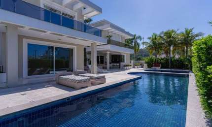 Casa Alto Padrão com 1.106,19 m² e 8 suítes em Jurerê Internacional