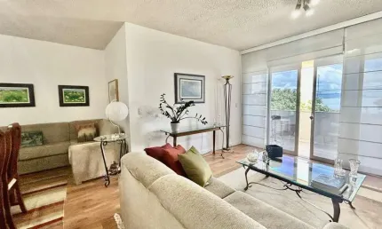 Apartamento à venda com 4 quartos e vista mar. Agronômica - Florianópolis/SC.