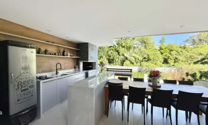 Casa com 4 suites  em condomínio fechado no ribeirão da ilha