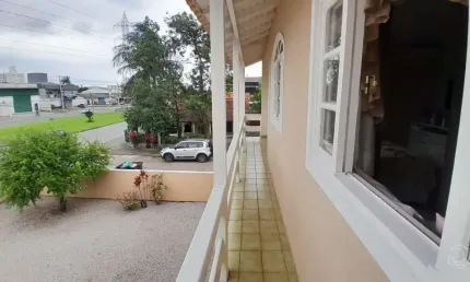 Casa com 3 quartos sendo 1 suíte no bairro Jardim Eldorado em Palhoça