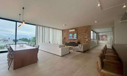 Casa Alto Padrão de 560,80m² com 6 suítes em Cacupé