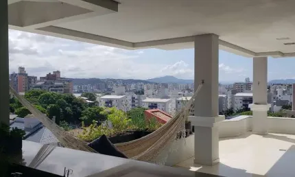 Casa Residencial com 505m² e 4 suítes no bairro Itaguaçu