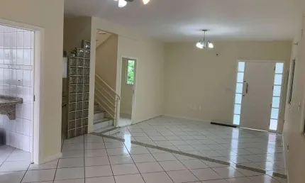 CASA 2 PAVIMENTOS COM PISCINA NO BAIRRO PEDRA BRANCA
