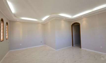 Casa de 361.34m² com 4 quartos sendo 1 suíte no Carianos