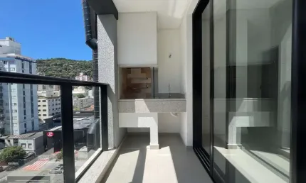 Apartamento de 73m² com 2 quartos sendo 1 suíte no Centro