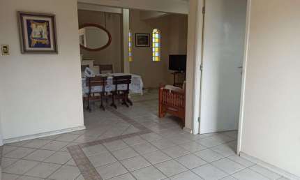 Casa com 270m² e 10 quartos sendo 2 suítes no Pantanal