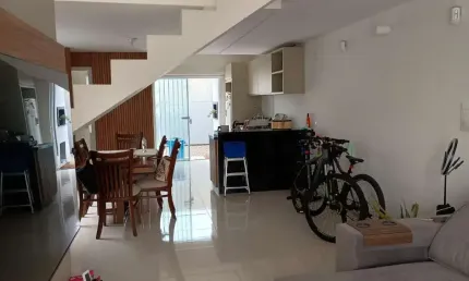 Casa de 100m² com 3 quartos sendo 1 suíte em forquilhas