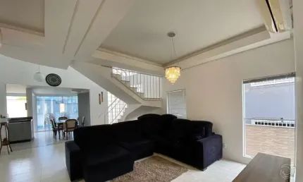 Casa de 292m² com 03 quartos sendo 1 suíte na Pedra Branca.,