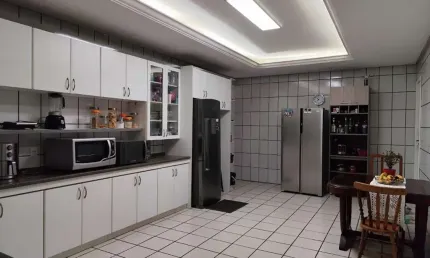 Casa com 360m² de 3 quartos sendo 1 suíte no bairro Areias em São José
