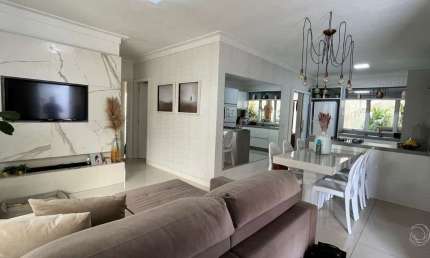 Casa com 269m² e 5 quartos sendo 1 suíte  em Canasvieiras