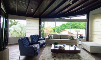 Casa com 5 quartos sendo 1 suíte no Bairro Tijuquinhas em Biguaçu