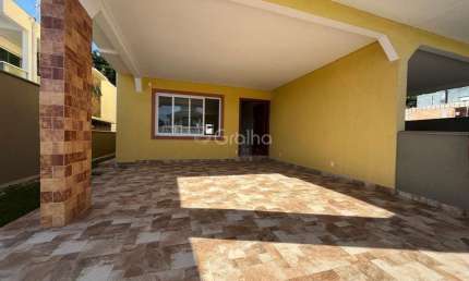 Casa de 193,20m² com 3 quartos sendo 2 suítes nos Ingleses do Rio Vermelho