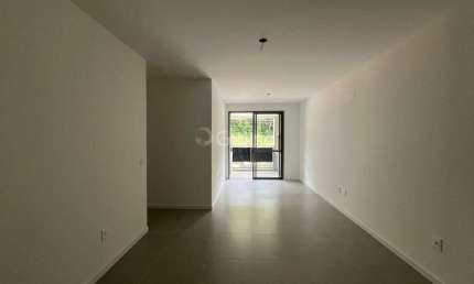 Apartamento de 70m² com 2 quartos sendo 1 suíte em Cacupé
