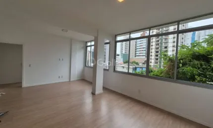 Apartamento com 3 quartos sendo 1 suíte no Centro de Florianópolis