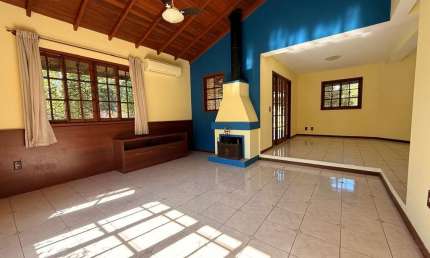 Casa em condomínio fechado com 3 quartos à venda na Rodovia Doutor Antônio Luiz Moura Gonzaga, --, Rio Tavares, Florianópolis