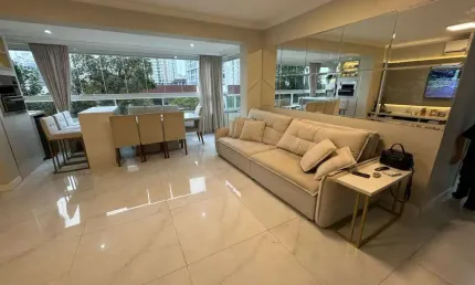 Apartamento semimobiliado com 3 quartos sendo 1 suíte na Pedra Branca