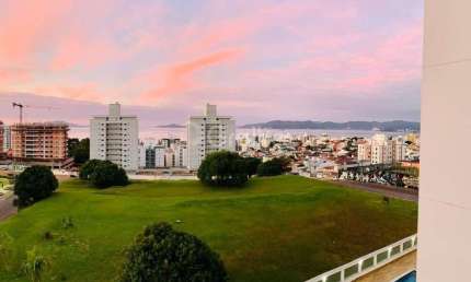 Apartamento de 75m² com 2 quartos sendo 1 suíte no Jardim Atlântico