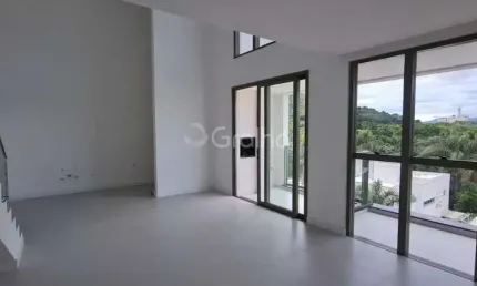 Duplex com 2 suítes e 92m² privativos em jurerê internacional, florianópolis