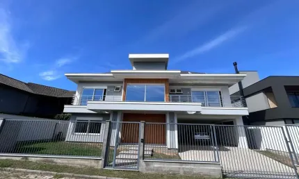 Casa com 4 quartos no bairro Campeche em Florianópolis - SC