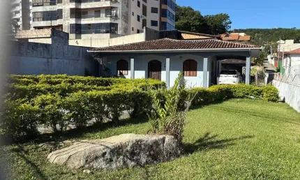 Terreno com 797m² no bairro João Paulo, Florianópolis