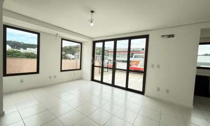 Cobertura Duplex com 4 suítes e 179m² privativos em Jurerê, Florianópolis