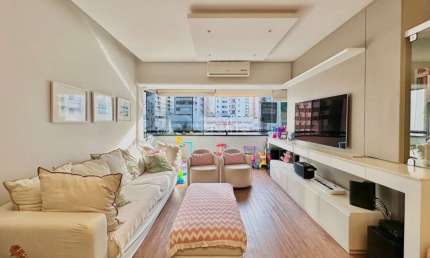 Apartamento de 130m² com 3 quartos sendo 2 suítes no Centro