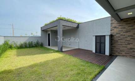 Casa de alto padrão com 3 suítes na Vargem do Bom Jesus, Florianópolis