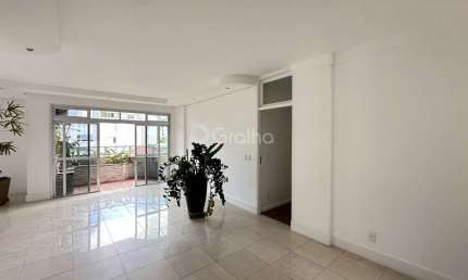 Apartamento de 337 m² com 4 quartos sendo 2 suítes no Centro