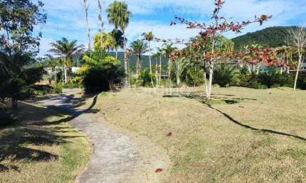 Terreno plano de 450m² em condomínio fechado na Vargem do Bom Jesus, Florianópolis