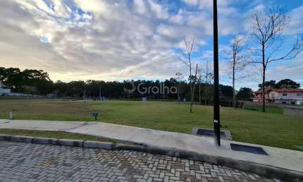Terreno com 389m² no bairro Campeche, Florianópolis - SC