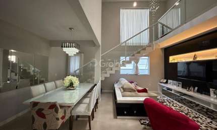 Casa com 3 quartos sendo 1 suíte no bairro pedra Branca, Palhoça/SC